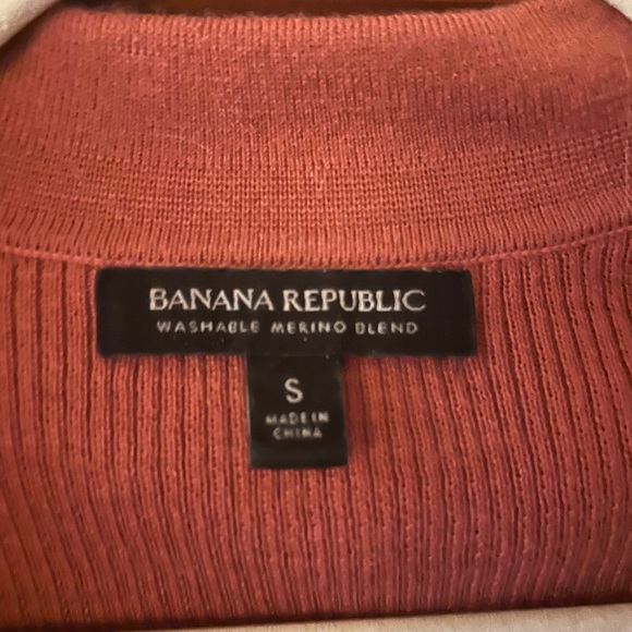 Banana Republic Mauve collared sweater - Picture 2 of 5